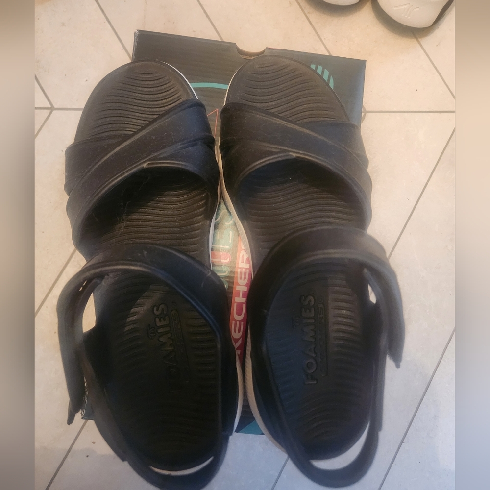 Brand new Sketchers Massage Fit sandals